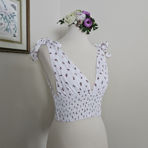 NWT Forever 21 Floral Tie Strap Crop Top - Picture 3 of 8
